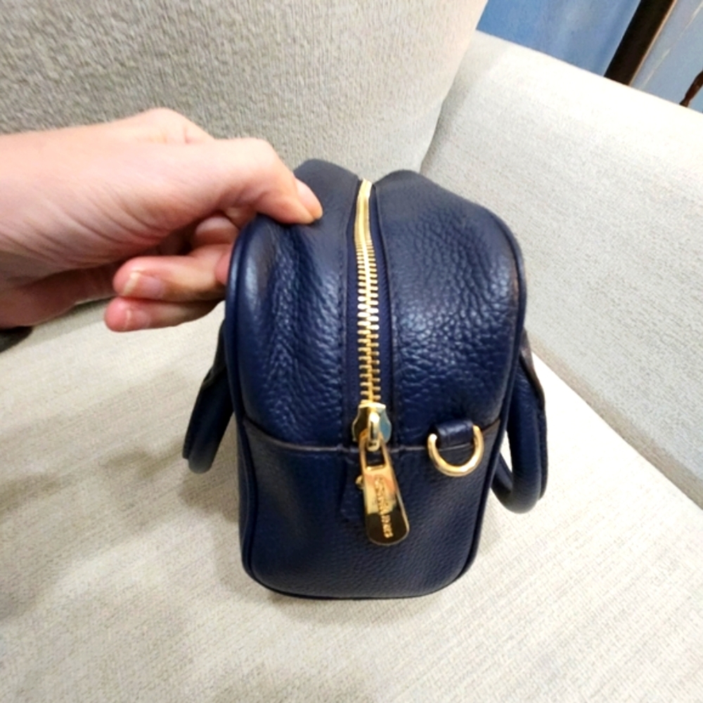 Like New Michael Kors Navy Blue Crossbody Bag Purse - Picture 10 of 15